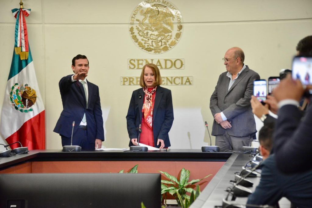 RINDE PROTESTA GABRIEL ELIZONDO PÉREZ COMO SENADOR POR COAHUILA